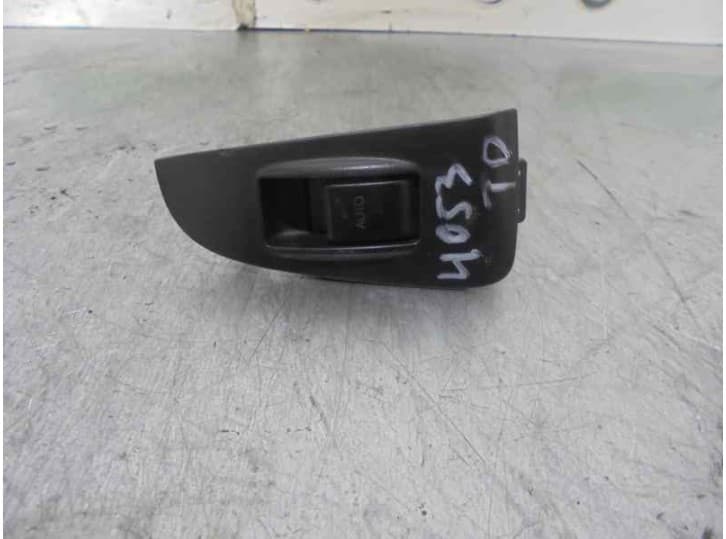 Recambio de mando elevalunas trasero derecho para toyota avensis station wagon (_t25_) 2.2 d-4d (adt251_) referencia OEM IAM