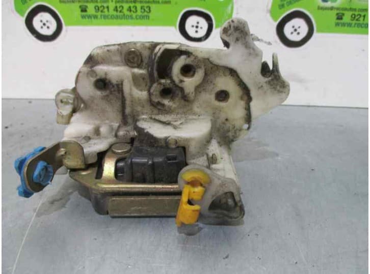 Recambio de cerradura puerta delantera derecha para nissan micra ii (k11) 1.3 i 16v referencia OEM IAM 3 PUERTAS