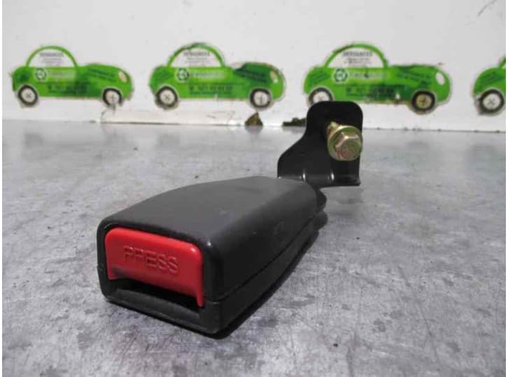 Recambio de enganche cinturon trasero izquierdo para hyundai coupe ii (gk) 2.0 referencia OEM IAM 3 PUERTAS