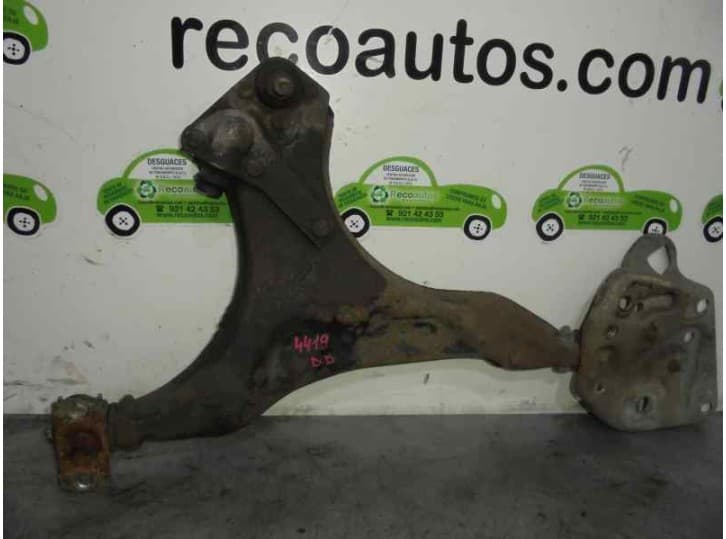 Recambio de brazo suspension inferior delantero derecho para lancia delta i (831_) 1.3 (831.ab) referencia OEM IAM 0082391821