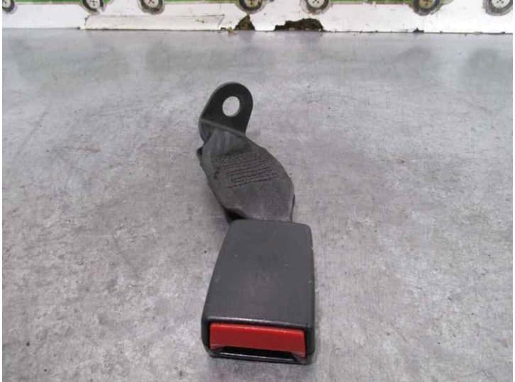 Recambio de enganche cinturon trasero central para lancia thesis (841_) 2.4 (841axb1b00) referencia OEM IAM 33018146 33018146 4