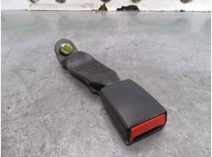 Recambio de enganche cinturon trasero derecho para lancia thesis (841_) 2.4 (841axb1b00) referencia OEM IAM 33018146 33018146 4
