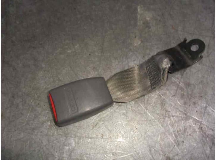 Recambio de enganche cinturon trasero izquierdo para kia rio ii (jb) 1.5 crdi referencia OEM IAM 5 PUERTAS