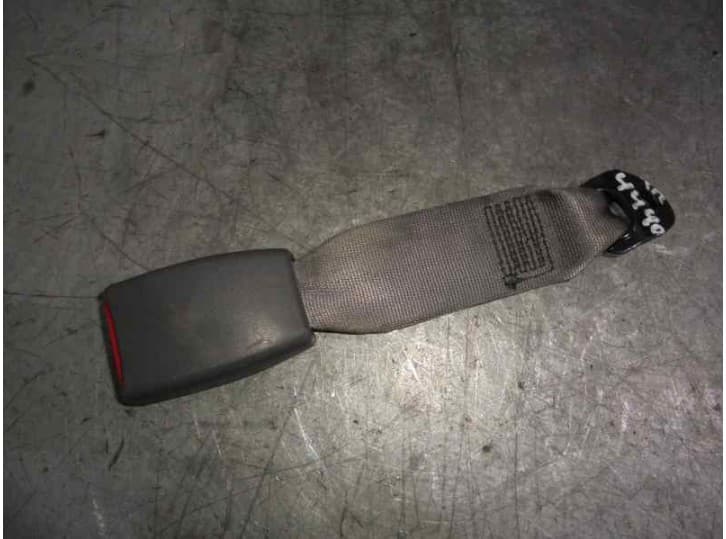 Recambio de enganche cinturon trasero derecho para kia rio ii (jb) 1.5 crdi referencia OEM IAM 5 PUERTAS