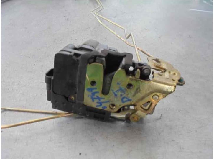 Recambio de cerradura puerta delantera izquierda para daewoo leganza (klav) 2.2 16v referencia OEM IAM 3 CLEMAS (4 PINES + 4 PI