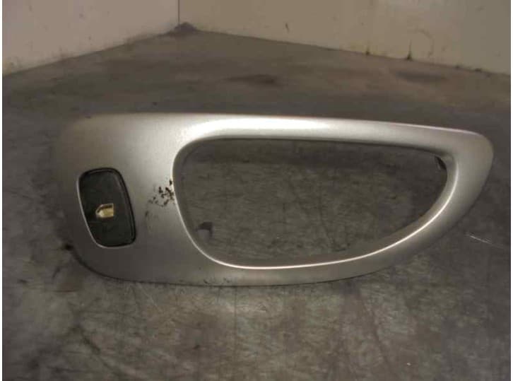 Recambio de mando elevalunas trasero derecho para peugeot 307 (3a/c) 2.0 hdi 90 referencia OEM IAM 96360166XT