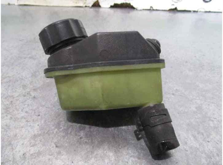 Recambio de deposito liquido direccion para volvo v50 (545) 2.0 d referencia OEM IAM 4N513531DC