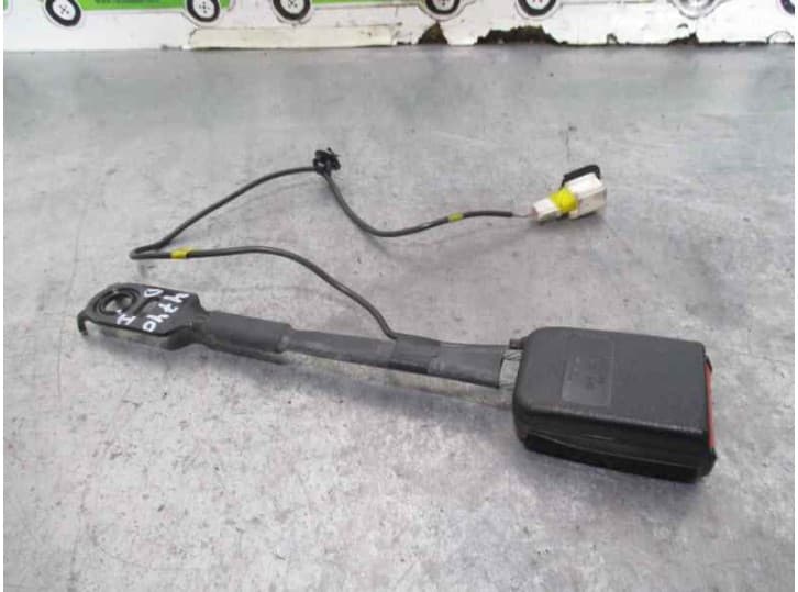 Recambio de enganche cinturon delantero izquierdo para peugeot 308 sw i (4e_, 4h_) 1.6 hdi referencia OEM IAM 8262356 8262356 5