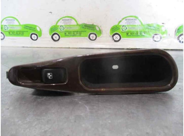 Recambio de mando elevalunas trasero izquierdo para daewoo leganza (klav) 2.0 16v referencia OEM IAM