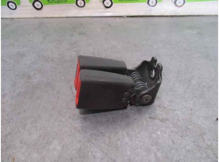 Recambio de enganche cinturon trasero derecho para ford focus iii 1.0 ecoboost referencia OEM IAM BM51613K21CA3JA6 5 PUERTAS