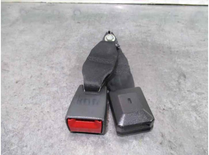Recambio de enganche cinturon trasero derecho para mazda 3 sedán (bk) 1.6 di turbo (bk12y) referencia OEM IAM 4 PUERTAS