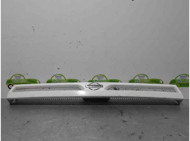 Recambio de rejilla delantera para nissan trade furgoneta 100 referencia OEM IAM