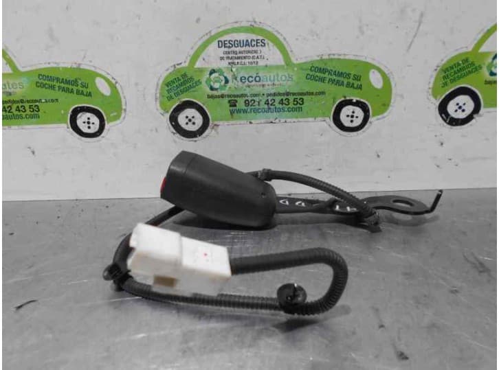 Recambio de enganche cinturon delantero derecho para hyundai ix20 (jc) 1.6 crdi referencia OEM IAM DEL DER - 2 PINES 5 PUERTAS