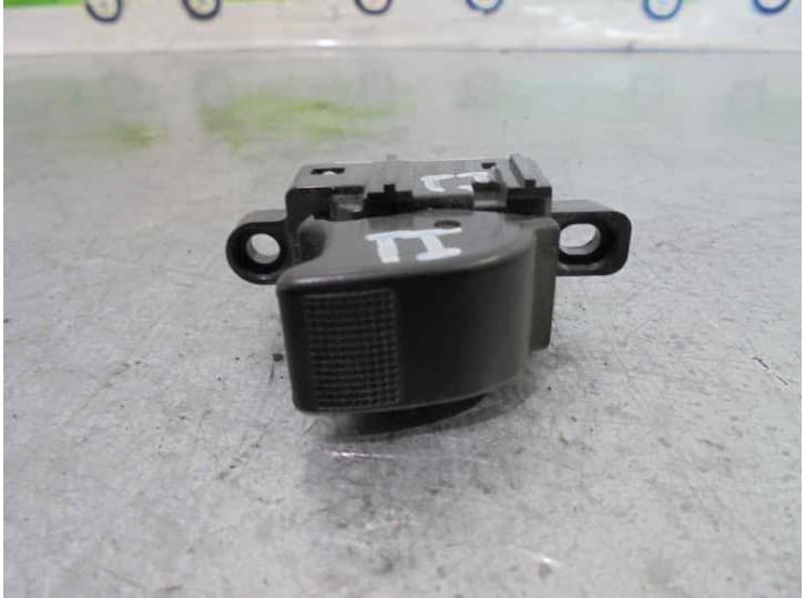 Recambio de mando elevalunas trasero izquierdo para mazda 6 station wagon (gy) 2.3 awd (gy3w) referencia OEM IAM