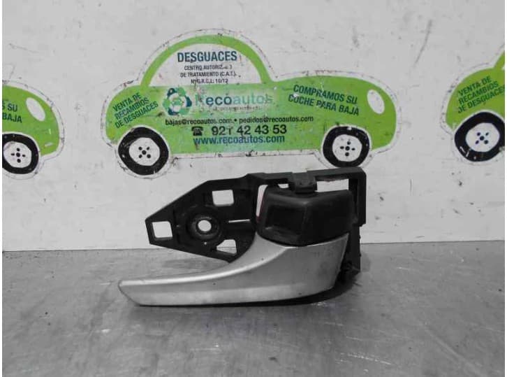 Recambio de maneta interior delantera derecha para toyota prius (_w3_) 1.8 hybrid (zvw3_) referencia OEM IAM CESTA 4