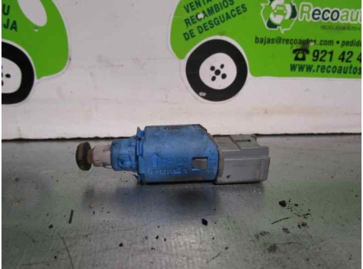 Recambio de interruptor para renault megane ii (bm0/1_, cm0/1_) 1.9 dci (bm0g, cm0g) referencia OEM IAM 8200168239B
