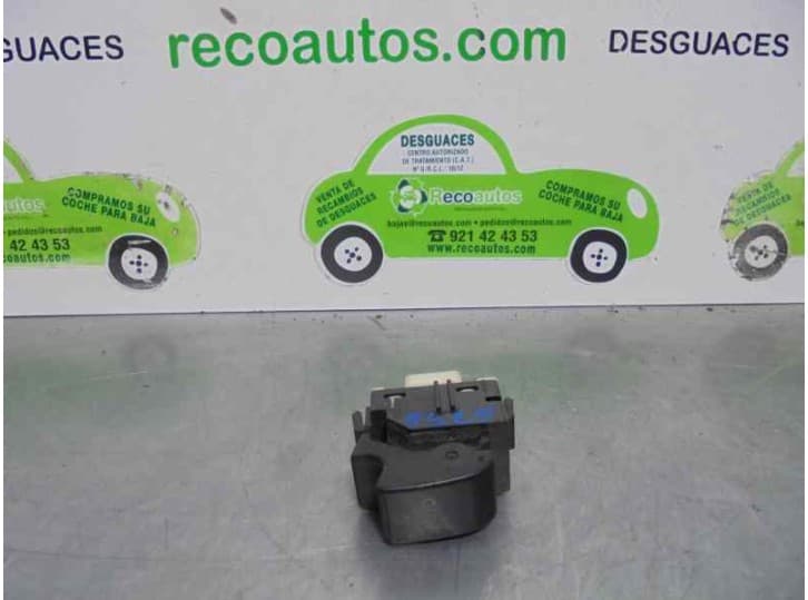 Recambio de mando elevalunas trasero derecho para toyota avensis station wagon (_t25_) 2.0 d-4d (cdt250_) referencia OEM IAM 848