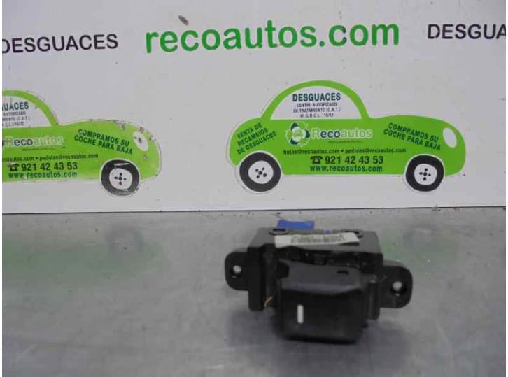 Recambio de mando elevalunas delantero derecho para kia rio iii (ub) 1.25 cvvt referencia OEM IAM 935751W010