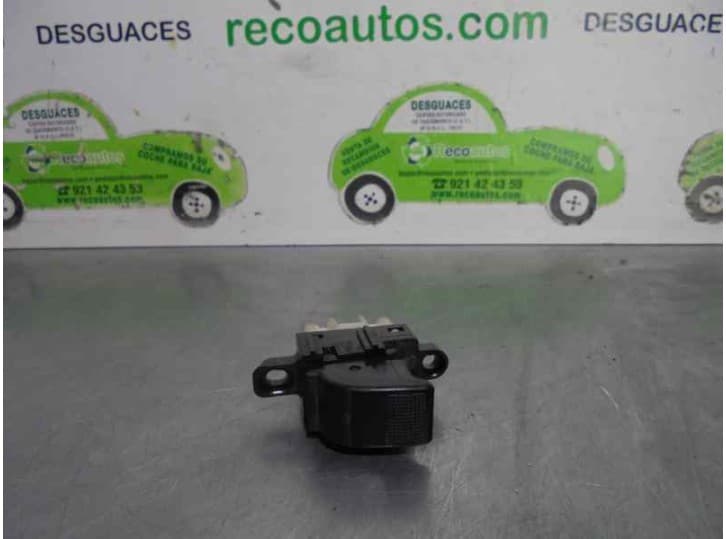 Recambio de mando elevalunas delantero derecho para mazda 6 station wagon (gy) 2.0 di (gy19) referencia OEM IAM 3583B53