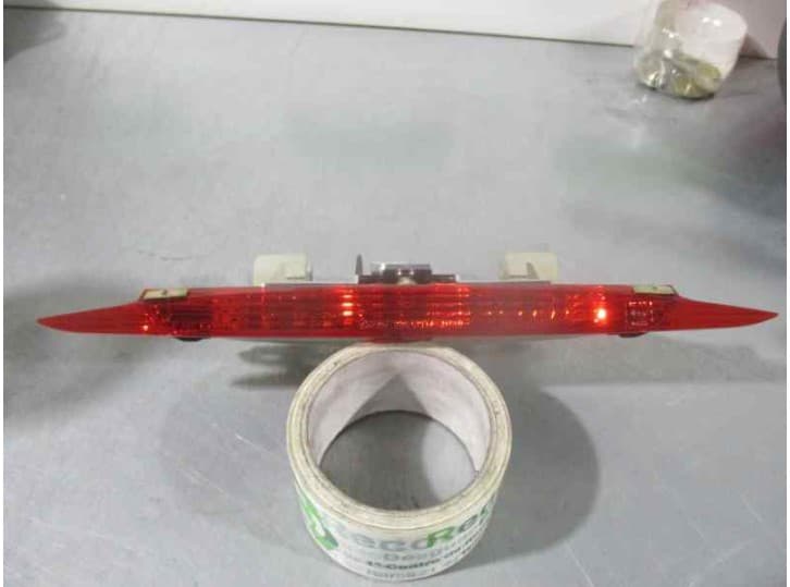Recambio de luz central de freno para mazda 6 station wagon (gy) 2.0 di (gy19) referencia OEM IAM 28661974 KOITO