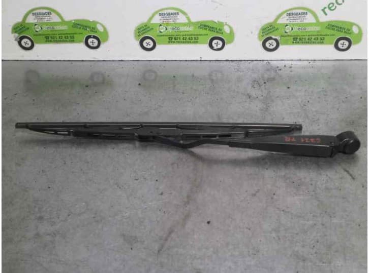 Recambio de brazo limpia trasero para chrysler voyager (rg) crd 2.5 cat referencia OEM IAM 05288704AD