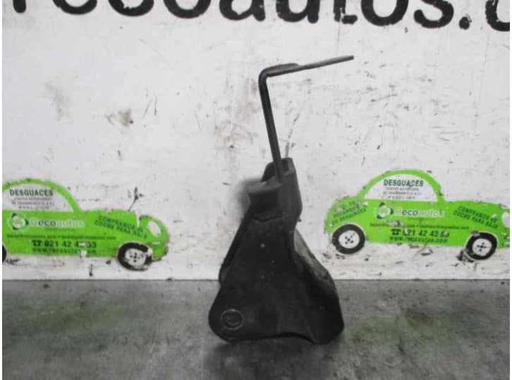 Recambio de soporte motor derecho para hyundai elantra iii (xd) 2.0 crdi referencia OEM IAM