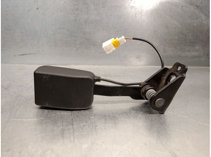Recambio de enganche cinturon trasero izquierdo para peugeot 308 cc (4b_) 1.6 16v referencia OEM IAM 8975GC 8975GC
