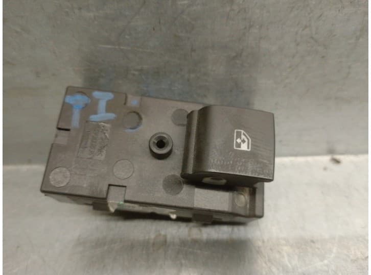 Recambio de mando elevalunas trasero izquierdo para chevrolet aveo hatchback (t300) 1.3 d referencia OEM IAM 95460077