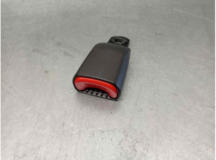 Recambio de enganche cinturon trasero izquierdo para chevrolet captiva (c100, c140) 2.2 d referencia OEM IAM 95939677 TRA IZQ 3º