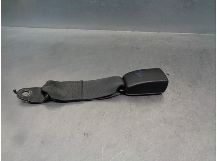 Recambio de enganche cinturon trasero central para mitsubishi lancer viii sportback (cx_a) 1.5 referencia OEM IAM E034501