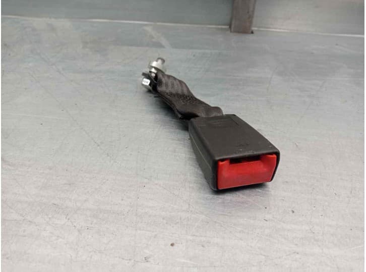 Recambio de enganche cinturon trasero izquierdo para ford ka (ru8) 1.3 tdci referencia OEM IAM 33033400 TRA IZQ 3 PUERTAS