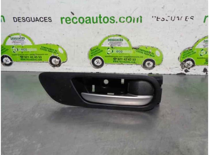 Recambio de maneta interior delantera derecha para mazda 3 sedán (bl) 1.6 mzr (bl12) referencia OEM IAM BBM55833002