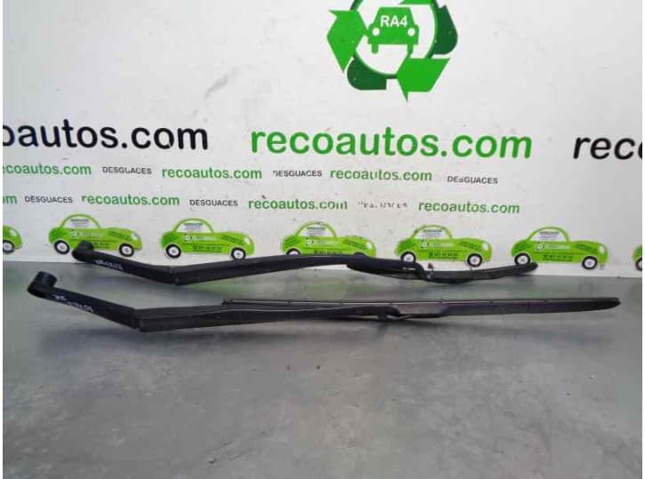 Recambio de brazo limpia delantero derecho para hyundai i40 i (vf) 1.7 crdi referencia OEM IAM 983213Z000