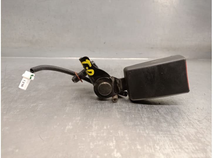 Recambio de enganche cinturon trasero derecho para hyundai i30 station wagon (gd) 1.6 crdi referencia OEM IAM 89840A6000RY 89840