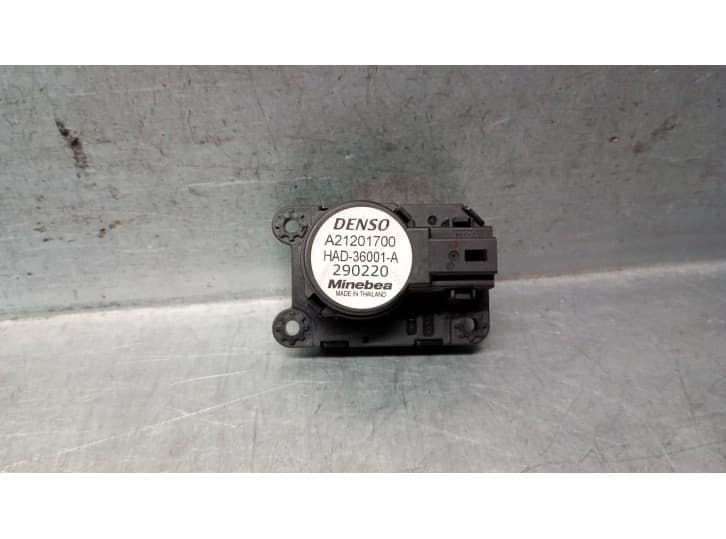 Recambio de motor apertura trampillas climatizador para opel vivaro c furgoneta (k0) 1.5 referencia OEM IAM A21201700 A21201700