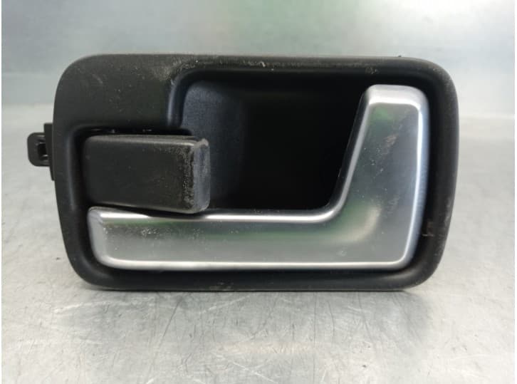 Recambio de maneta interior delantera izquierda para land rover discovery iii (l319) 2.7 td 4x4 referencia OEM IAM 5 PUERTAS