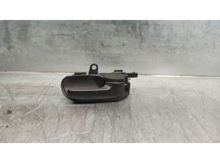 Recambio de maneta interior delantera izquierda para toyota yaris (_p1_) 1.3 (scp12_, scp13_) referencia OEM IAM