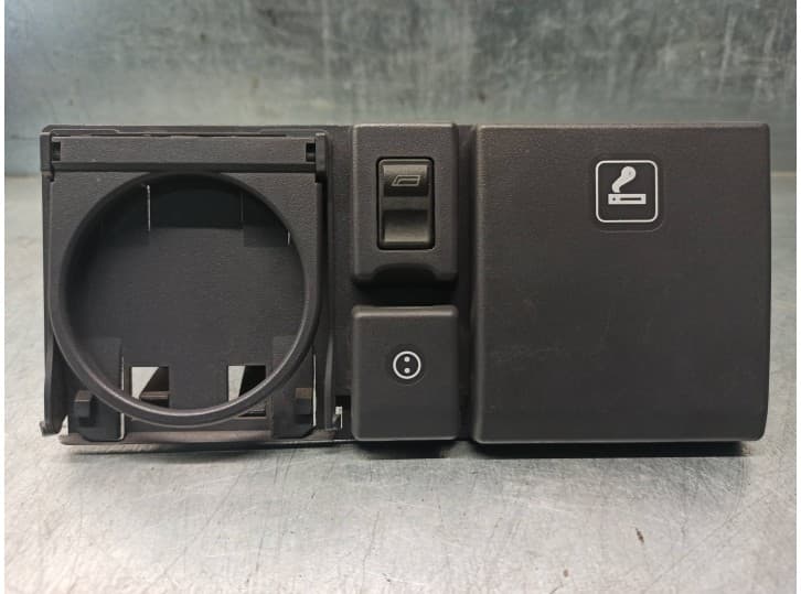 Recambio de mando elevalunas trasero derecho para mercedes-benz clase v (638/2) v 230 td (638.274) referencia OEM IAM A638813030