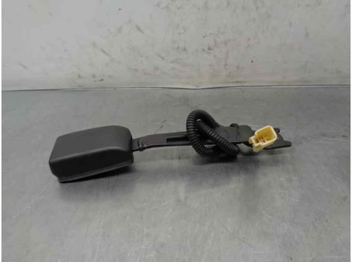 Recambio de enganche cinturon delantero izquierdo para toyota yaris (_p9_) 1.33 vvt-i (nsp90_) referencia OEM IAM 732300D150B0