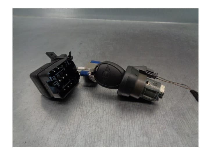 Recambio de motor tapa deposito combustible para mini mini (r50, r53) cooper referencia OEM IAM 7152588