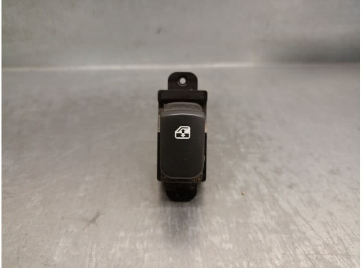 Recambio de mando elevalunas trasero derecho para kia carens iii monospace (un) 2.0 crdi 140 referencia OEM IAM 935801D5013W