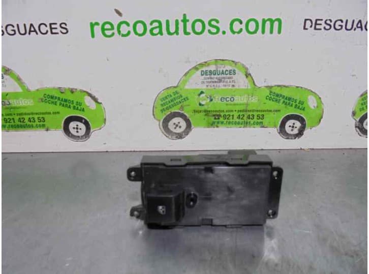 Recambio de mando elevalunas delantero derecho para chevrolet cruze hatchback (j305) 2.0 cdi referencia OEM IAM 20792536