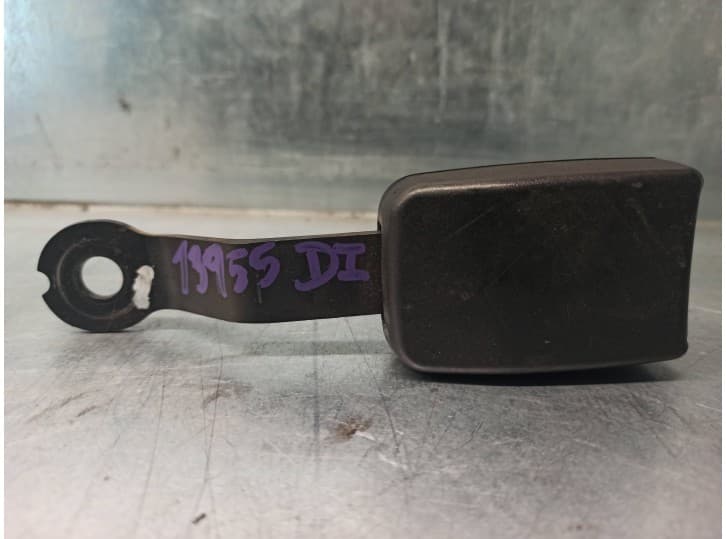 Recambio de enganche cinturon delantero izquierdo para mercedes-benz clase v (638/2) v 230 td (638.274) referencia OEM IAM SIN R