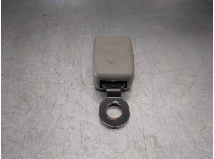 Recambio de enganche cinturon trasero izquierdo para daewoo tacuma (u100) 2.0 referencia OEM IAM 33018915