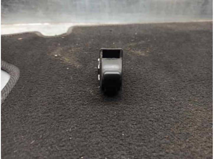 Recambio de mando elevalunas trasero izquierdo para nissan pick up (d22) 2.5 di referencia OEM IAM 254112S700