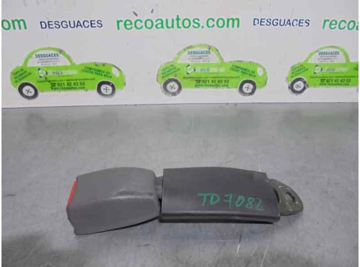 Recambio de enganche cinturon trasero derecho para toyota celica coupé (_t23_) 1.8 16v vt-i (zzt230_) referencia OEM IAM 7323020