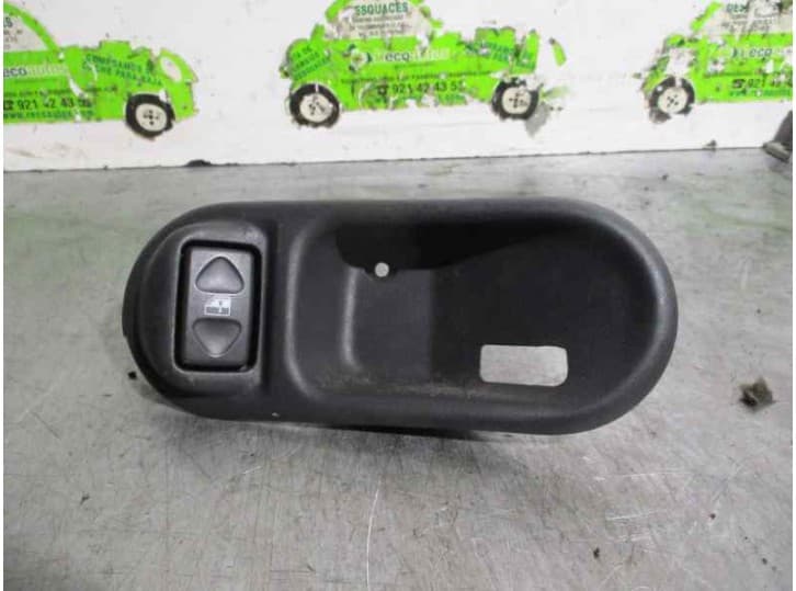 Recambio de mando elevalunas trasero derecho para land rover discovery ii (l318) 2.5 td5 4x4 referencia OEM IAM AWR6052