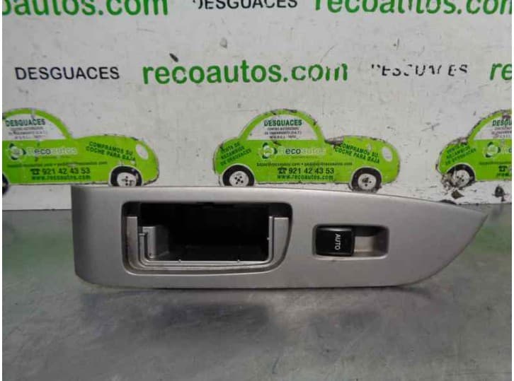Recambio de mando elevalunas trasero izquierdo para lexus rx (_u3_) 300 (mcu35_) referencia OEM IAM 8403048070 7428048120