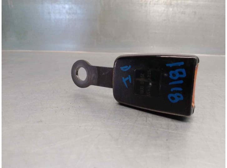 Recambio de enganche cinturon delantero izquierdo para nissan vanette cargo furgoneta (hc 23) 2.3 d referencia OEM IAM 868427C40
