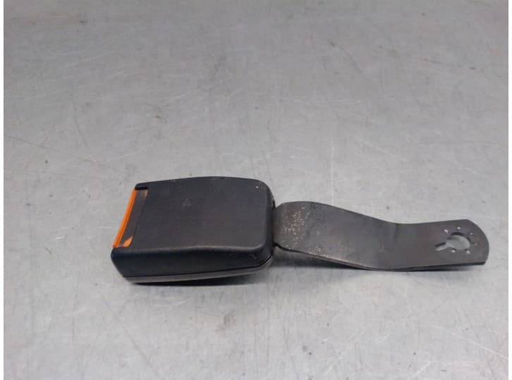 Recambio de enganche cinturon delantero izquierdo para seat ibiza i (21a) 0.9 referencia OEM IAM 146A000